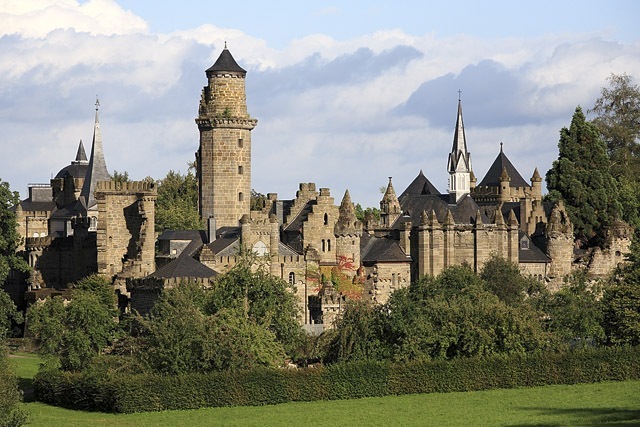 Топ - 10 самых красивых замков мира