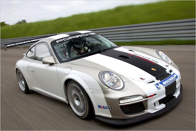 Гоночный Porsche 911 GT3 RS