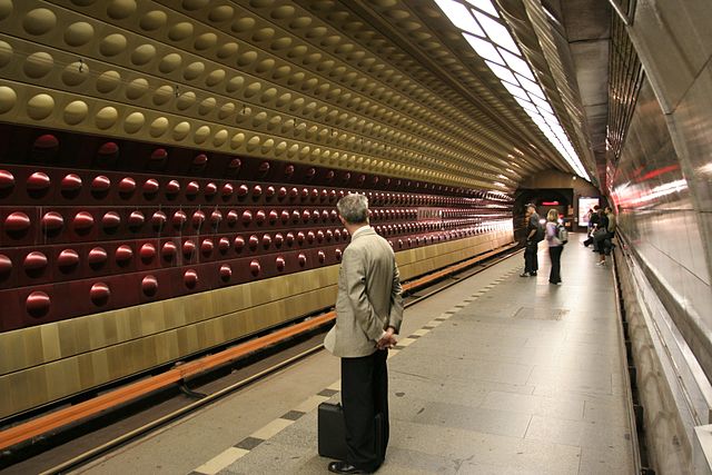 Топ - 10 самых необычных станций метро